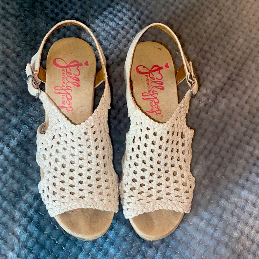 Cream wedges 9.5